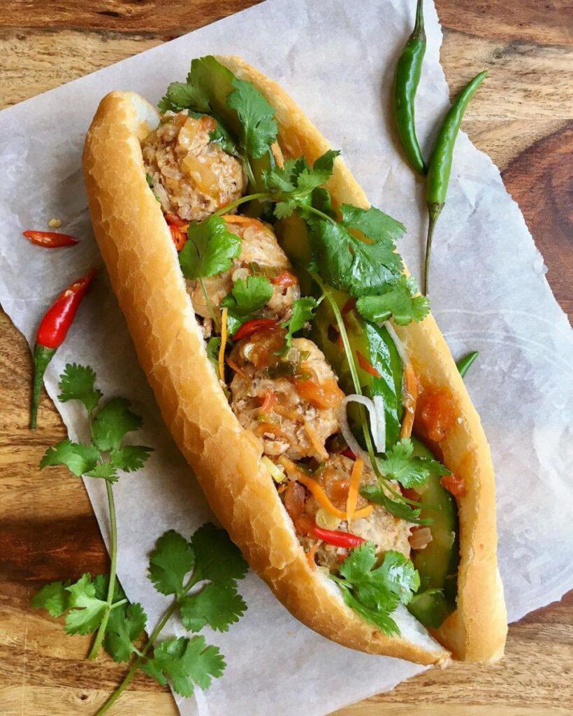 banh-mi-bi-xiu-mai