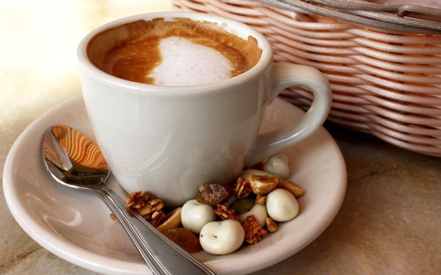 chuoi-cafe-cafe-trung-banh-bao-chien-giap-nhat