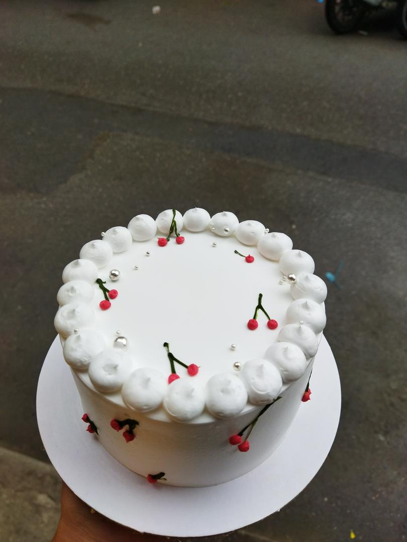 banh-kem-trang-chery-o-kieu-han