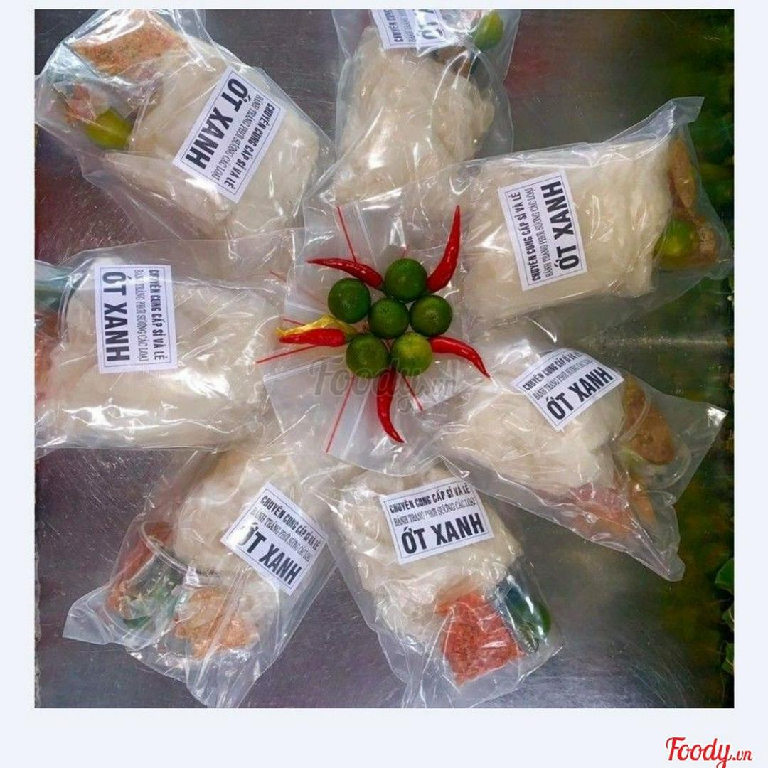 banh-trang-cham-muoi-ot-xanh