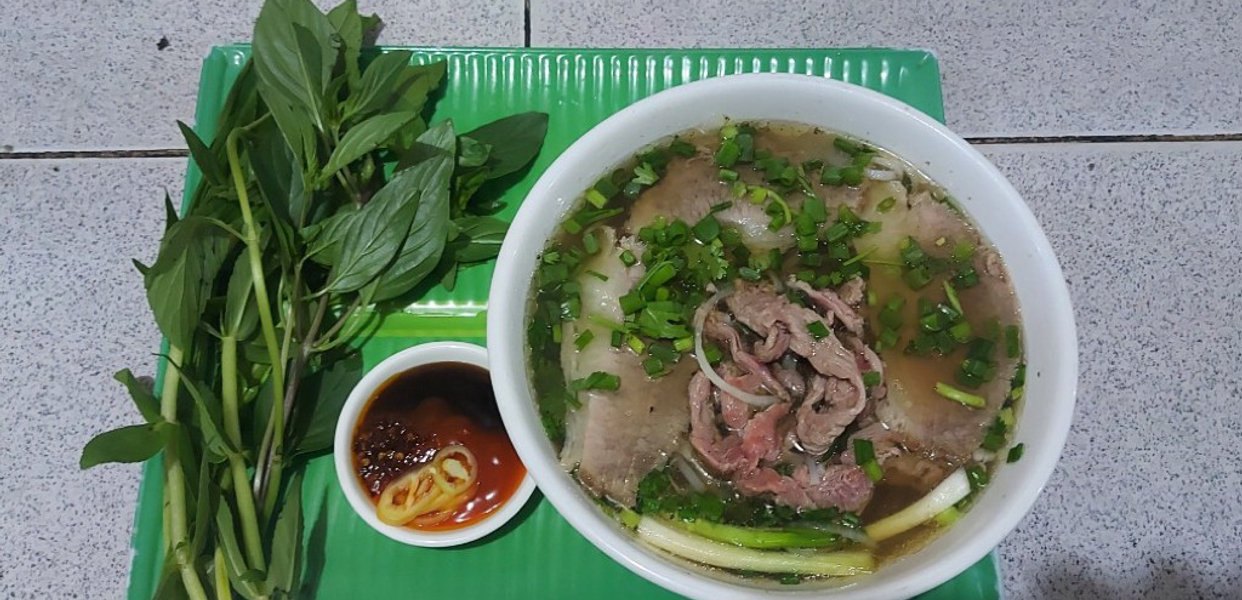 Phở-Tuấn-Kiệt---Phở-Và-Bò-Kho---900-Lạc-Long-Quân