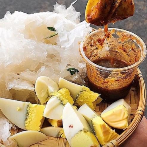 banh-trang-cham-sot-1-trung-ga-dua