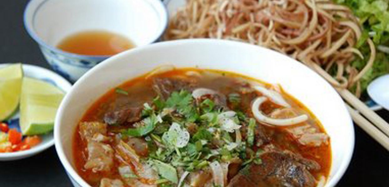 bun-bo-hue-o-mai-bau-cat