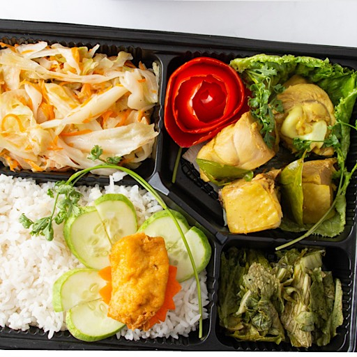 combo-com-ga-rang-gung-1-o-uong-khan-lanh