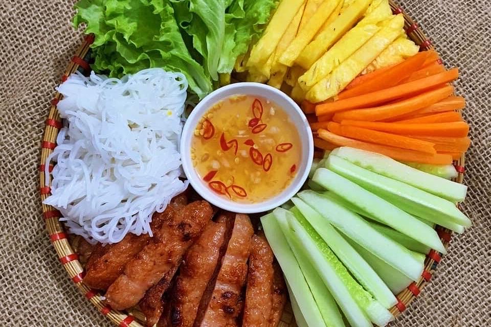 1-xuat-nem-lui-hue-2-xuat-nem-nuong-nha-trang