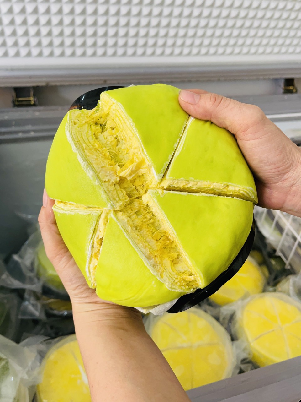 banh-crep-ngan-lop-vi-dua-size-lon