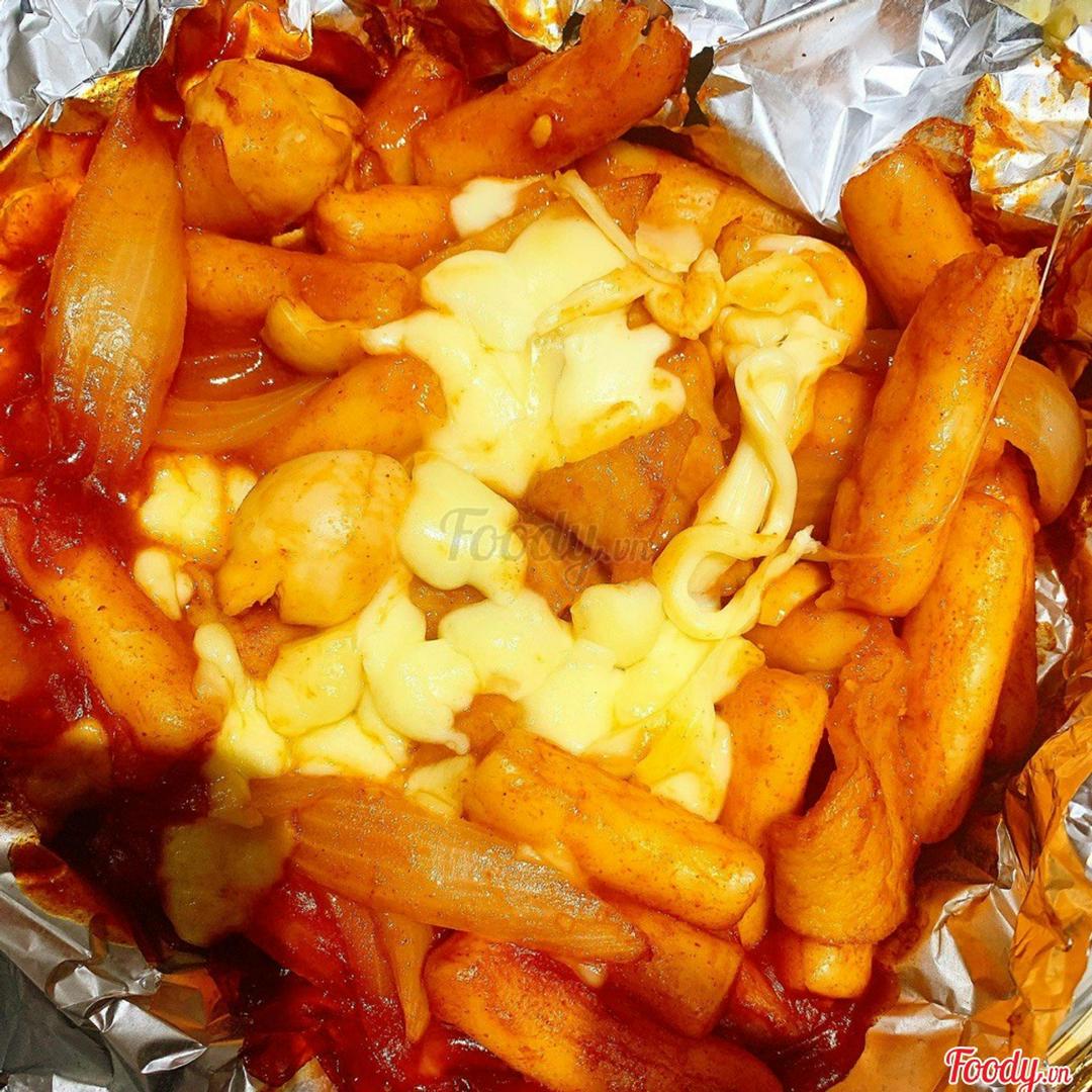 tokbokki-sot-cay-phomai-chay-han-quoc-hot