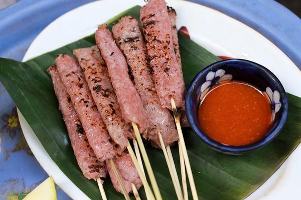 5-nem-chua-nuong-nem-tran-cong-chau
