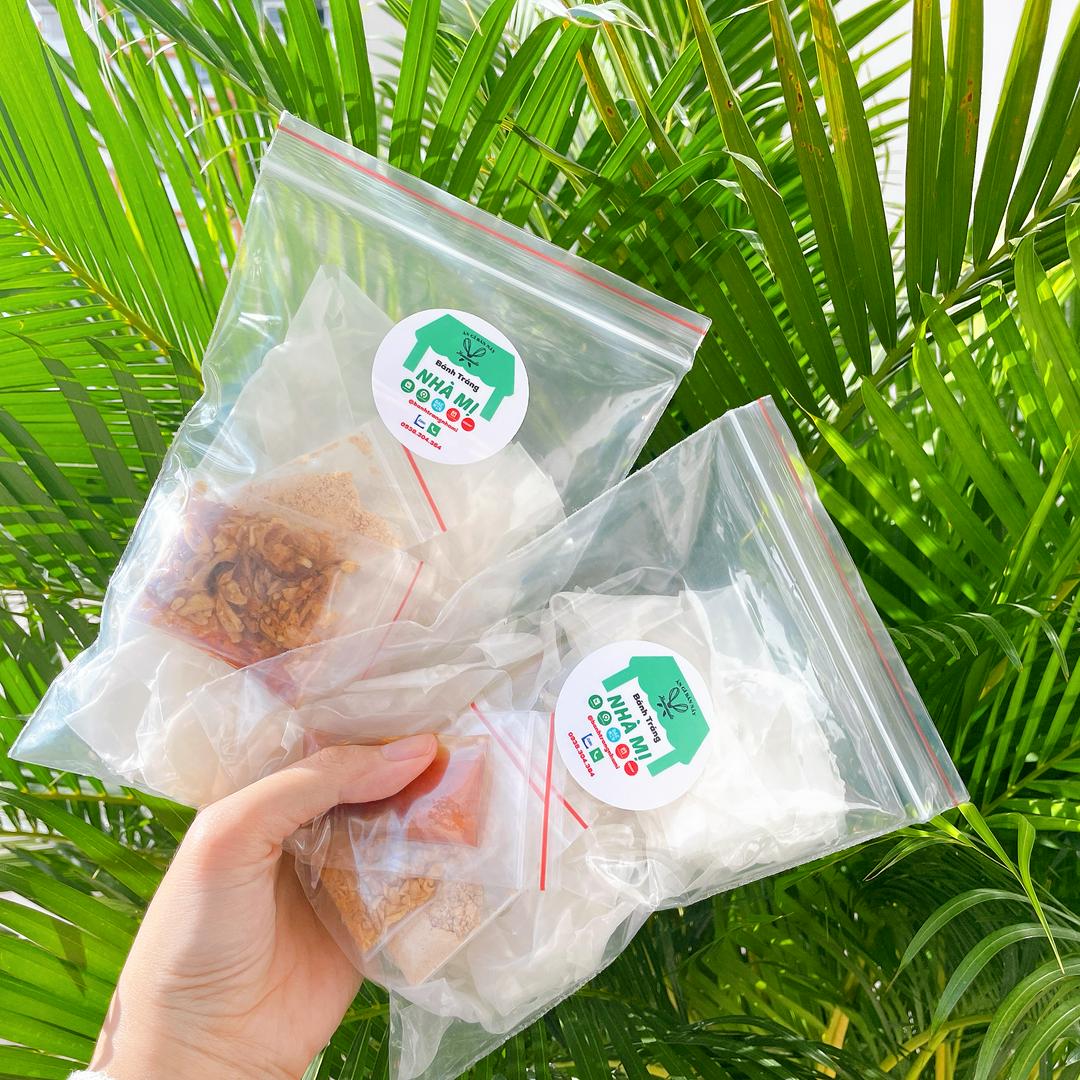 banh-trang-deo-soi-muoi-hanh-sate