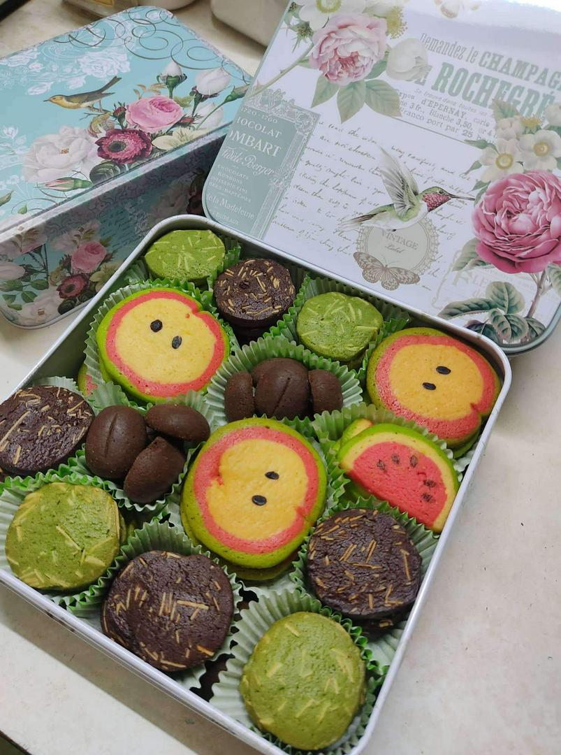 hop-cookie-thiec-4-vi-hop-vuong-hoa-hong