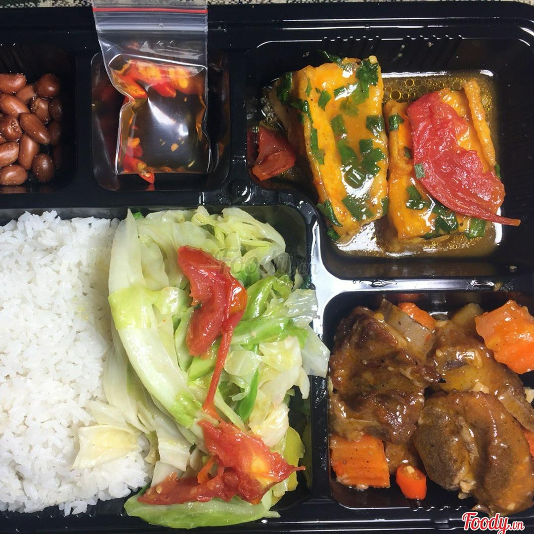 com-suon-chua-ngot-va-au-sot