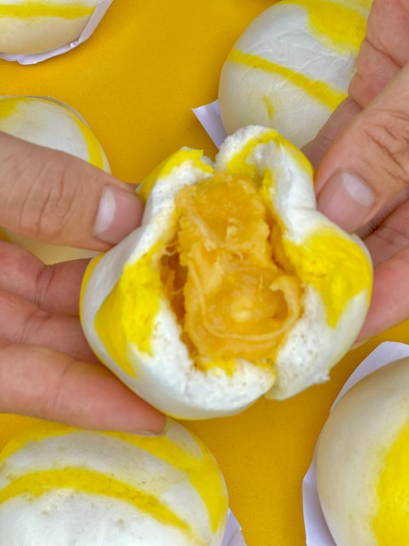 banh-bao-ga-soi-trung-muoi-chay