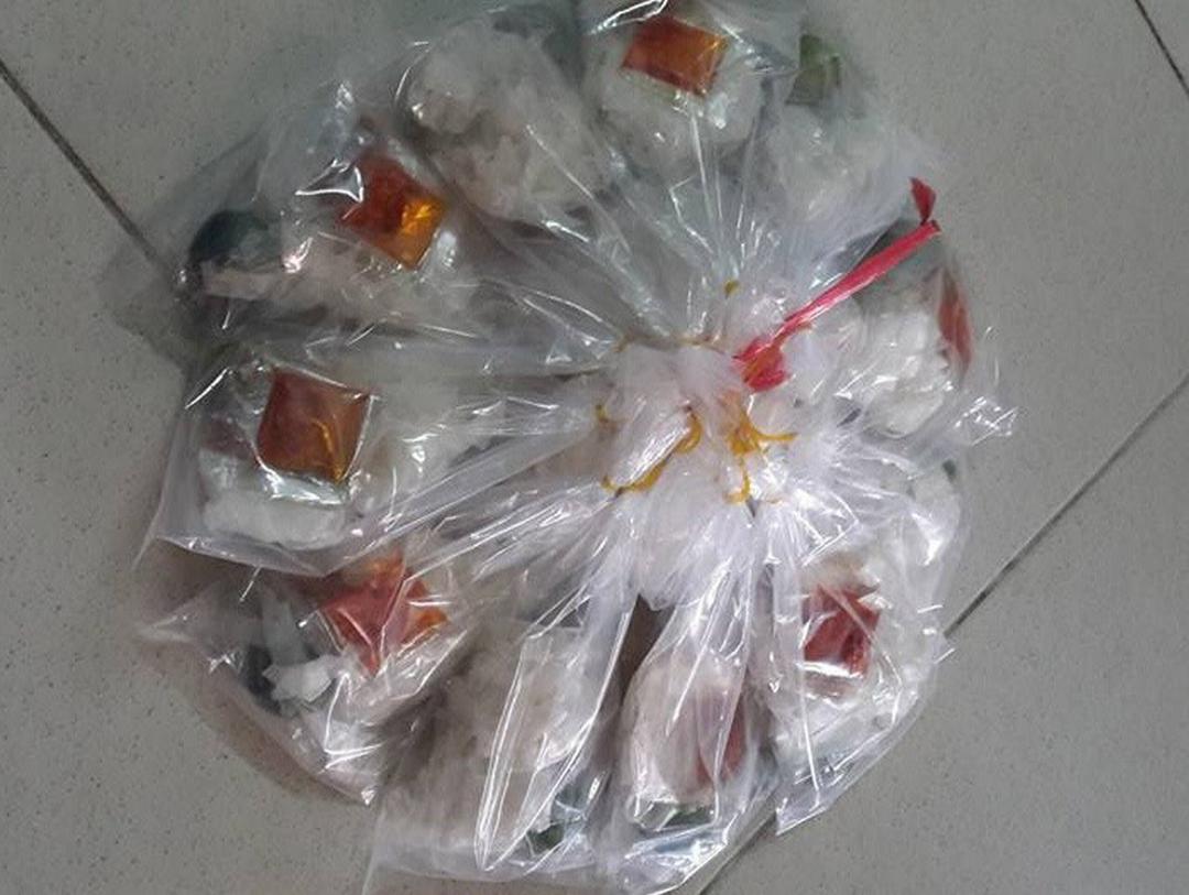 combo-2-banh-trang-muoi-tac-xau