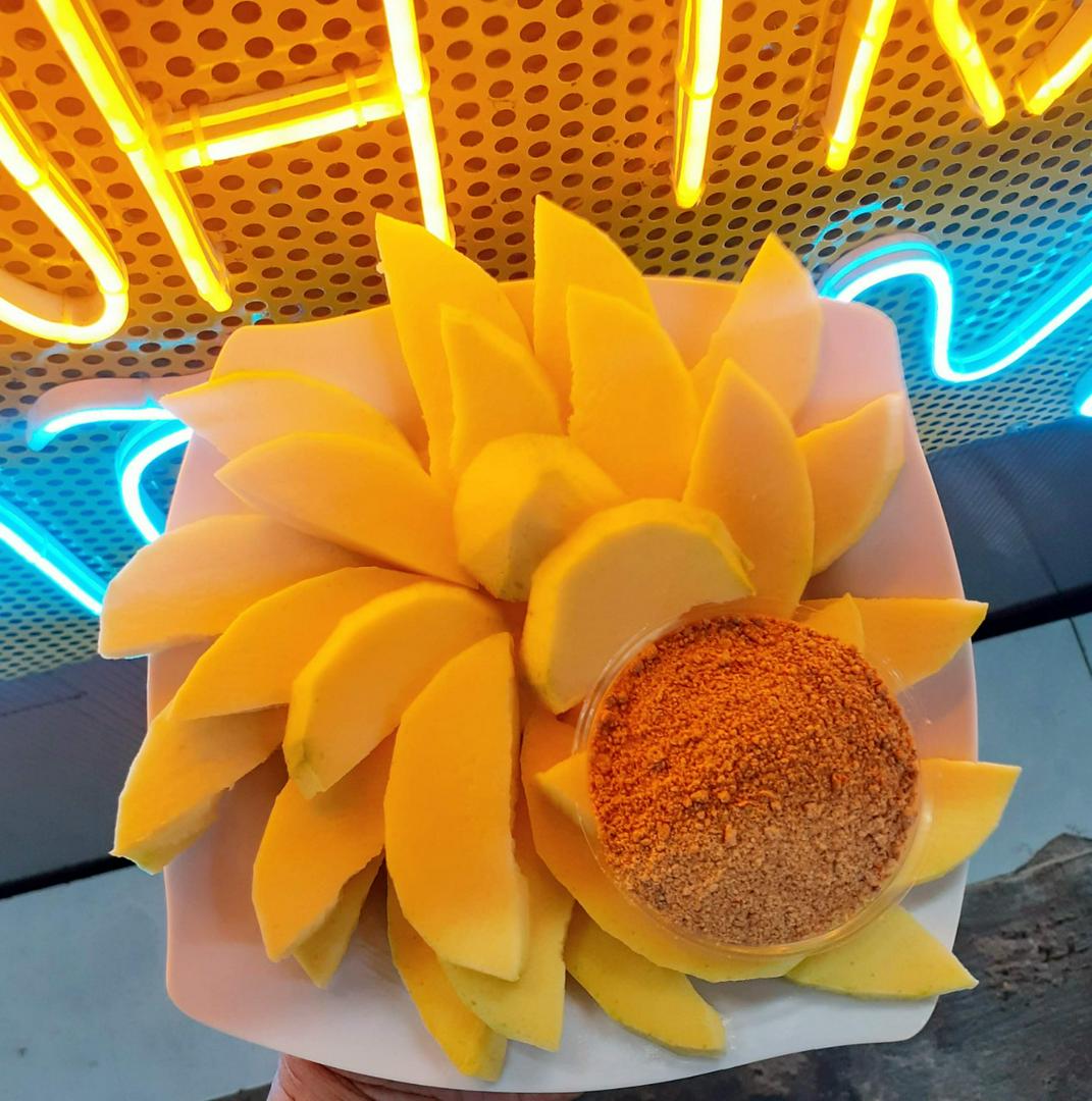 xoai-cham-muoi-tay-ninh-phan-lon