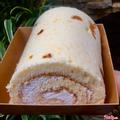 banh-bong-lan-cuon-kem-tuoi-nho-kho-raisin-roll-cake