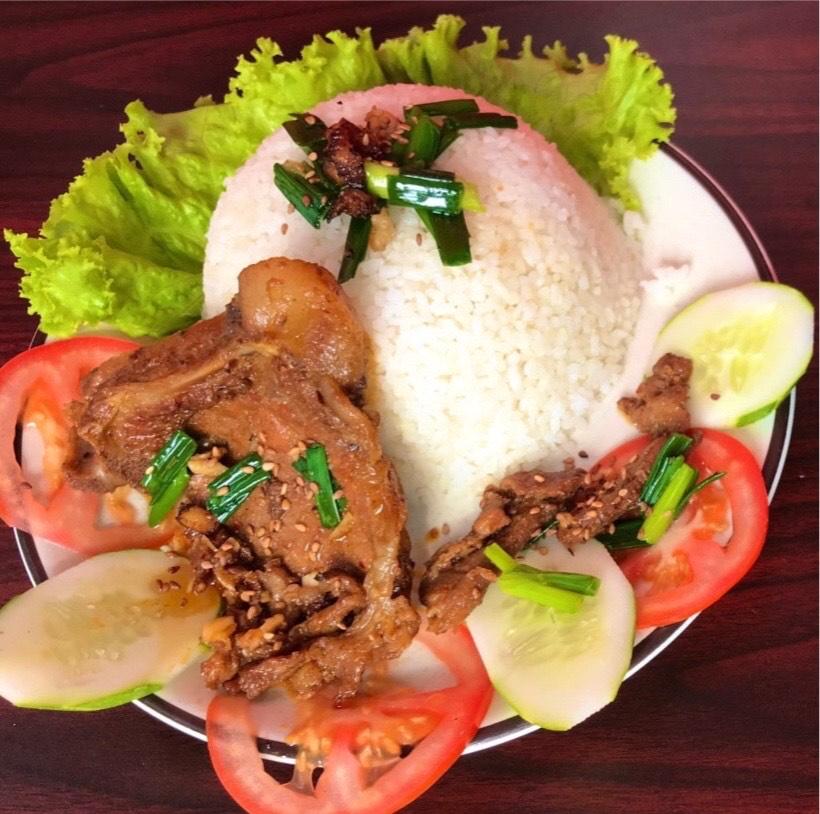 com-tam-nac-dam-mem-nem-lui-cha-gio