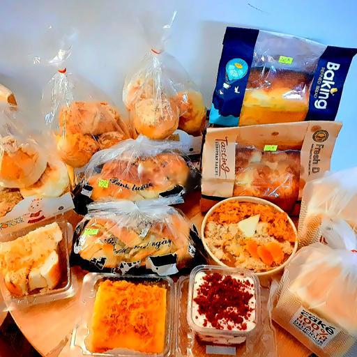 banh-mi-hoa-cuc-au-xanh-au-o