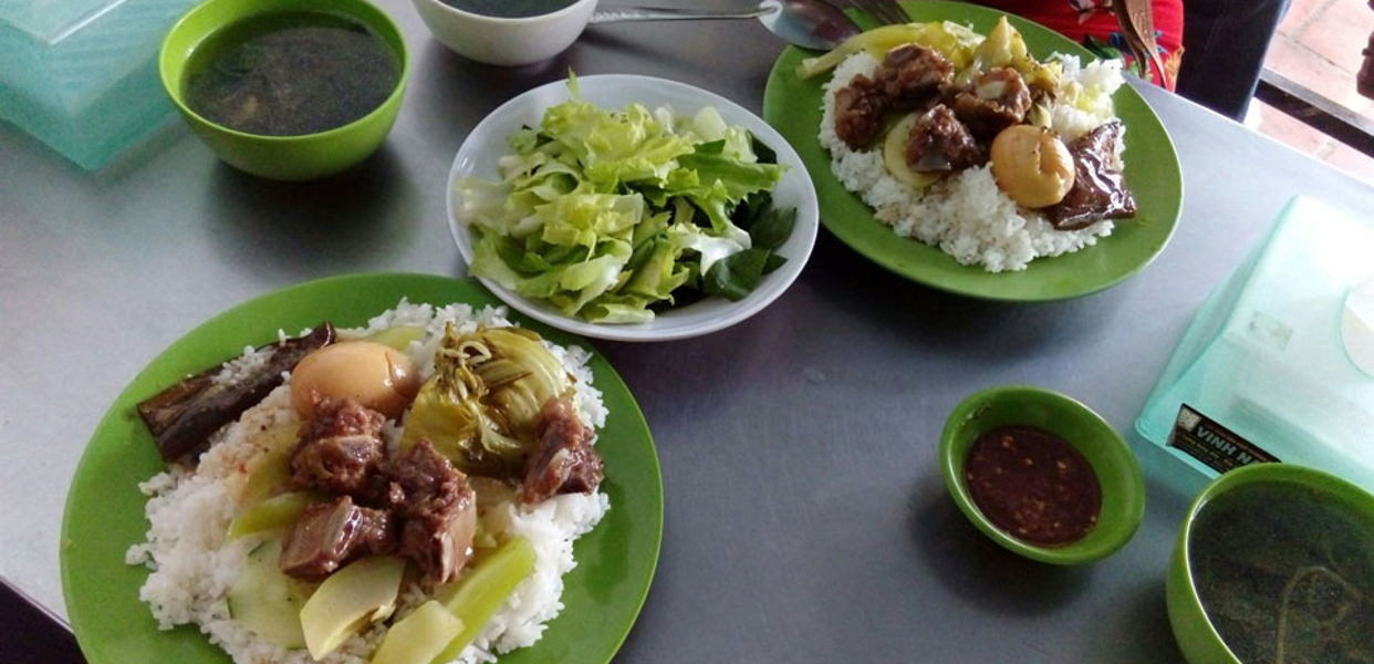 quan-dung-com-binh-dan-phu-huu