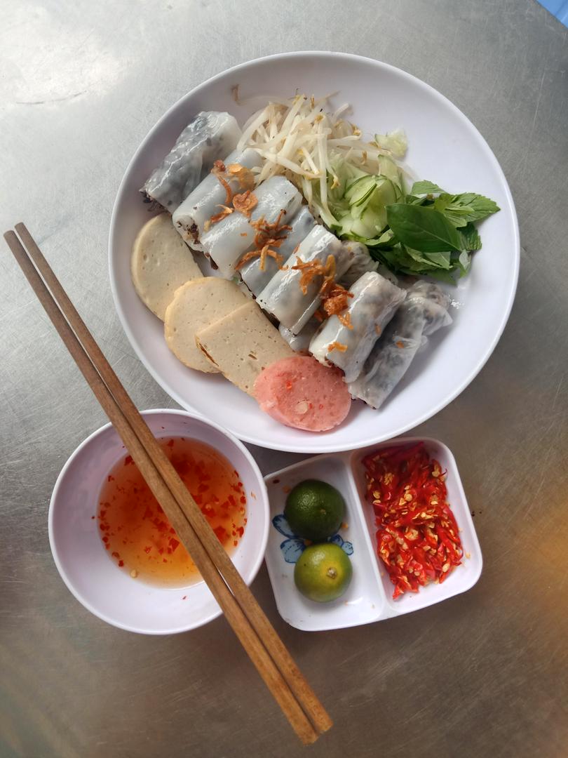 banh-cuon-thap-cam-lon