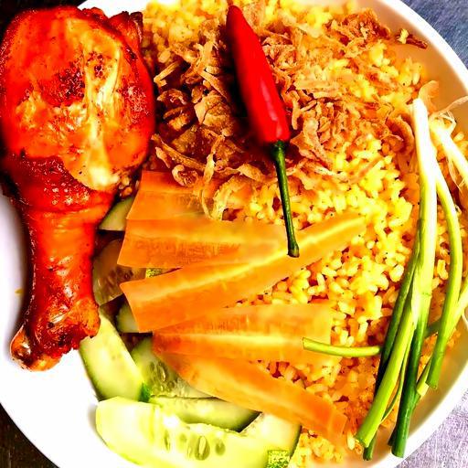 com-rang-ui-ga-quay-tu-xuyen