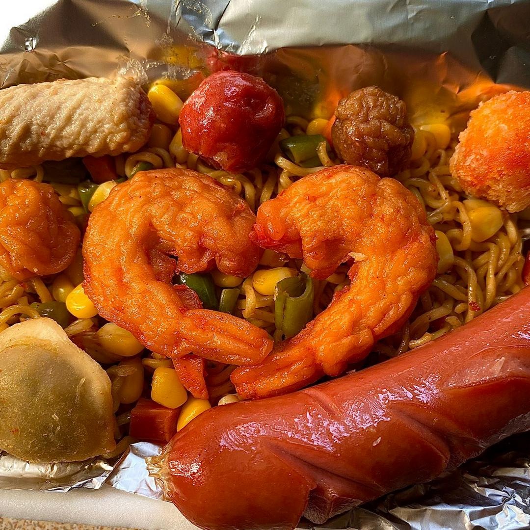 my-tron-indomie-ac-biet-sieu-topping