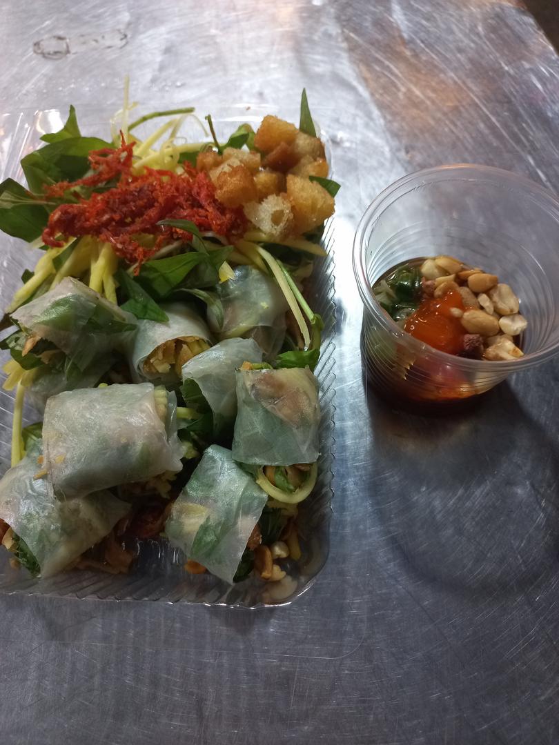 banh-trang-cham-sot-bo-me