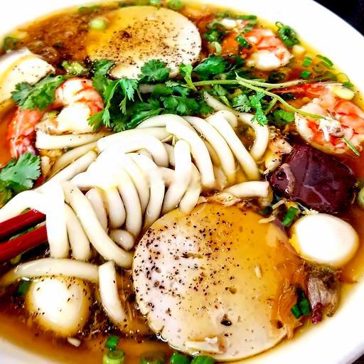 banh-canh-thap-cam-ac-biet