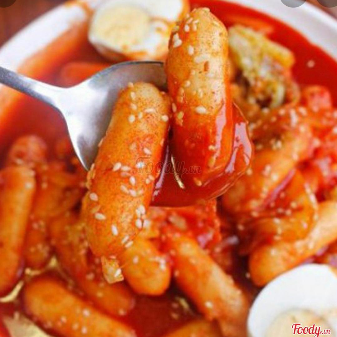 tokbokki-nhan-pho-mai-sot-cay-han-quoc