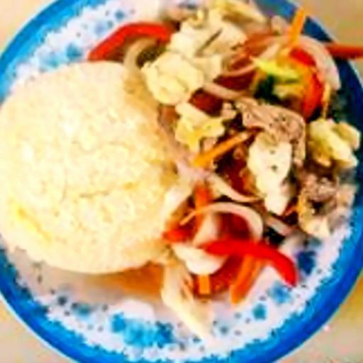 Cơm chiên bông cải xào bò