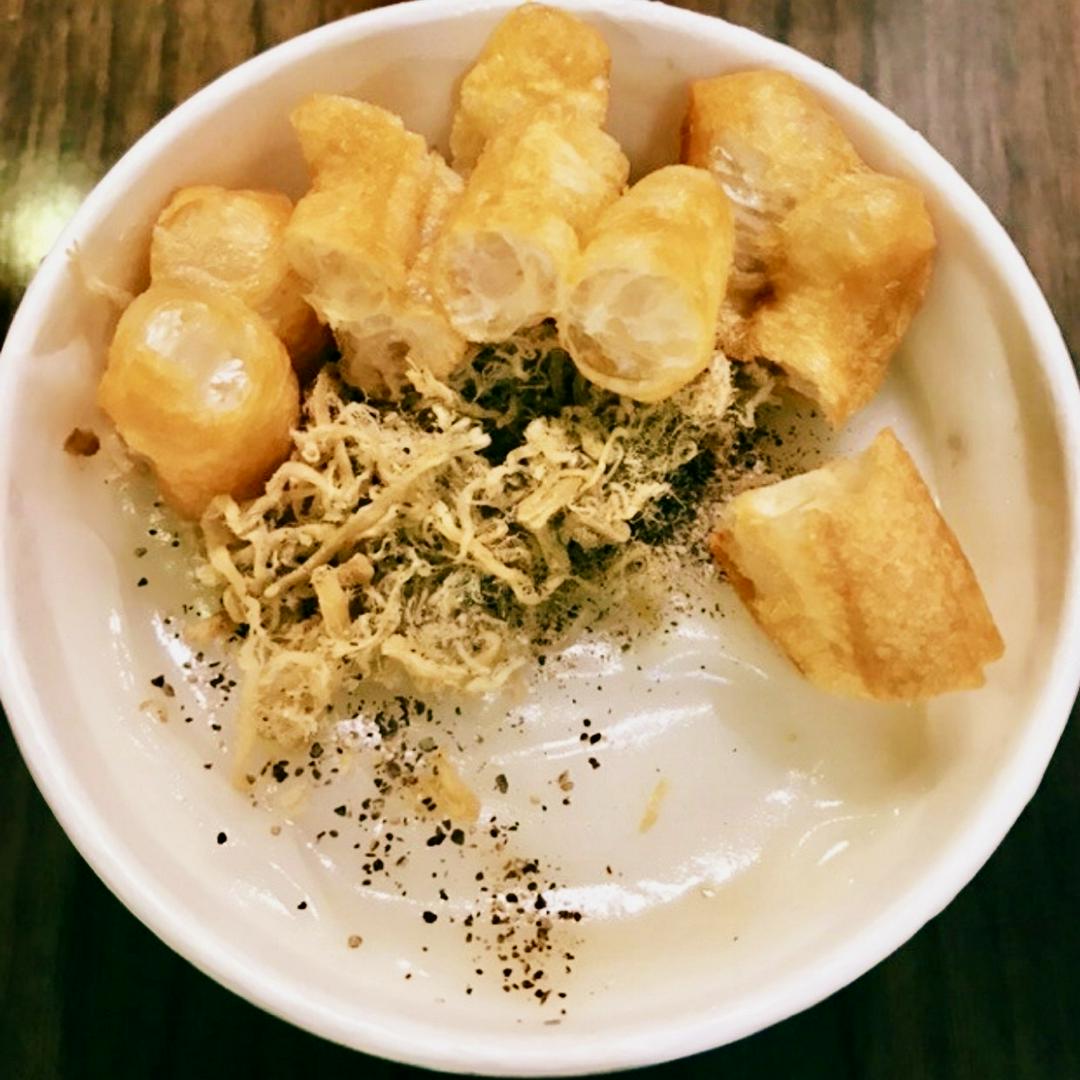 chao-suon-sun-thit-bam-quay