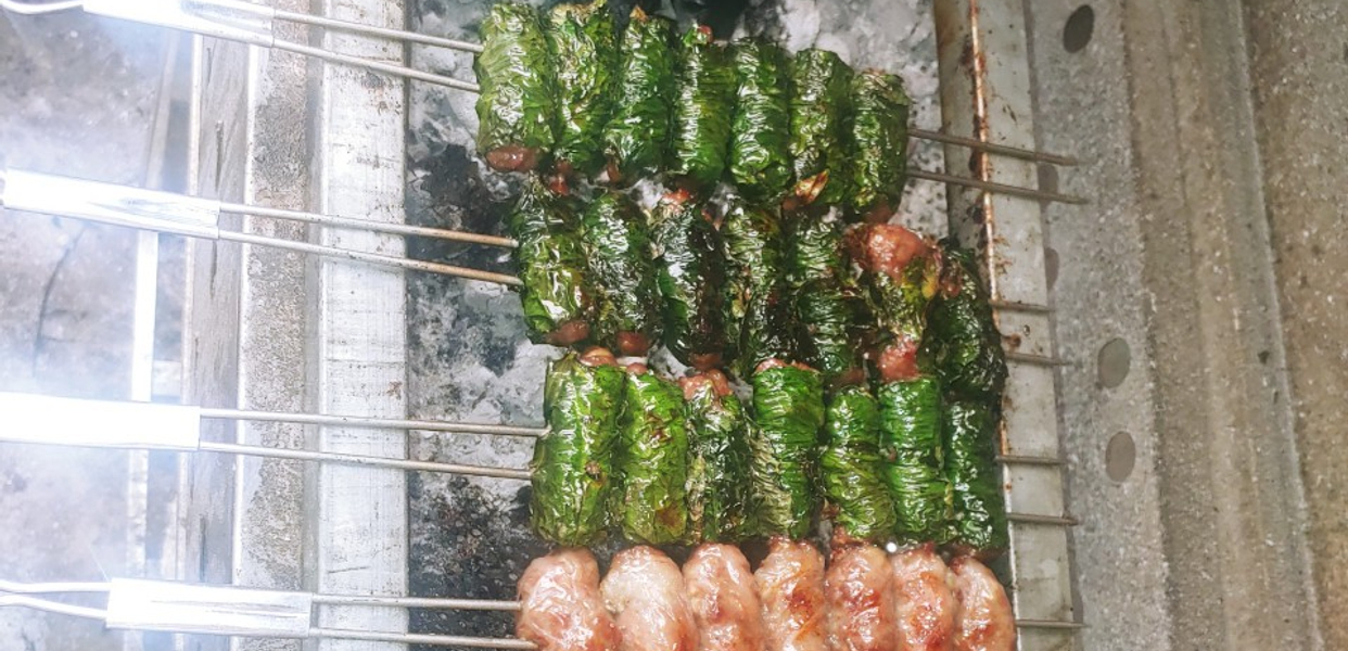 Cô-Thủy-Bò---Bò-Lá-Lốt-Bún-Thịt-Nướng---Trần-Bình-Trọng