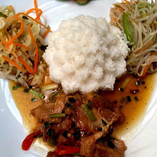 com-ba-chi-rang-chay-canh
