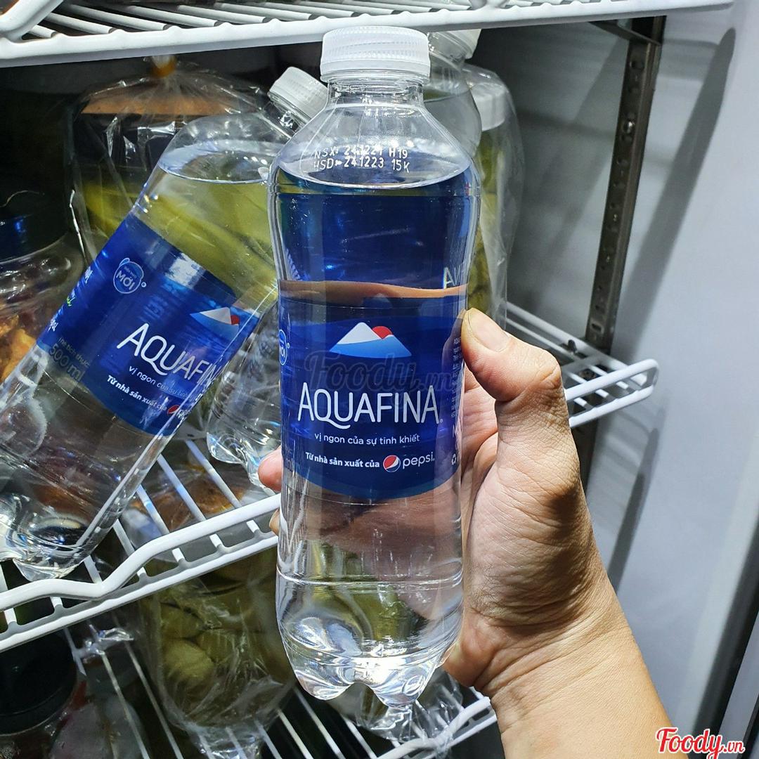 nuoc-suoi-aquafina