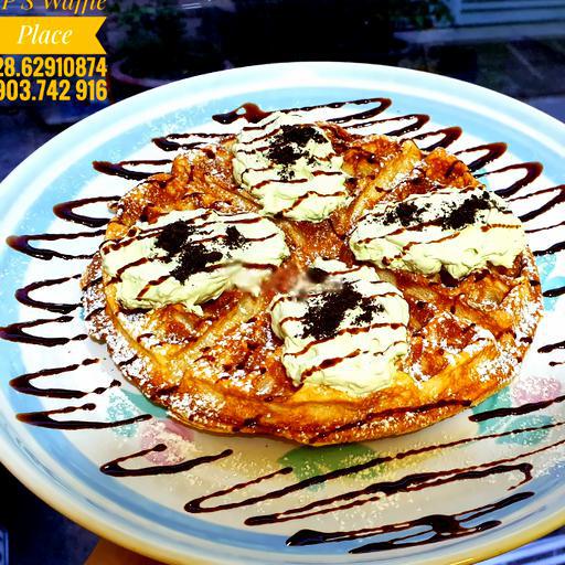 waffle-kem-tuoi-tra-xanh-phu-banh-oreo-nghien