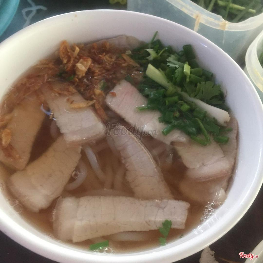 banh-canh-thit-nat