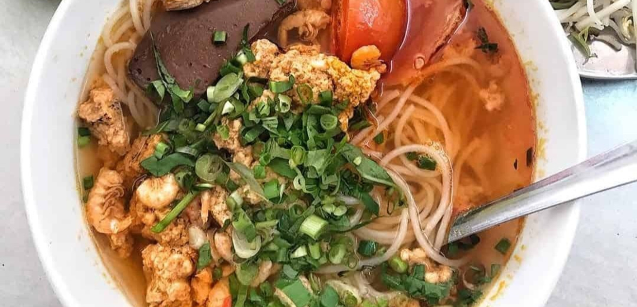 Quán Ăn Cô Tú --Bún-Bò-Và-Bún-Riêu---Đường-Số-30