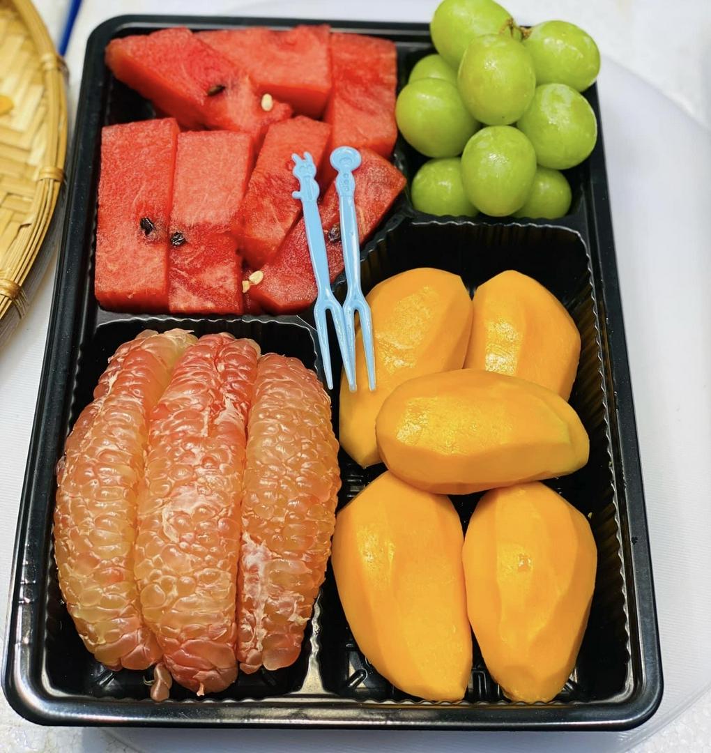 khay-hoa-qua-cat-san-theo-mua-4-mon