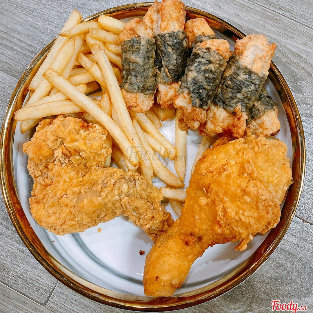 combo-1-ui-1-canh-3-xien-ga-rong-bien-1-khoai-chien