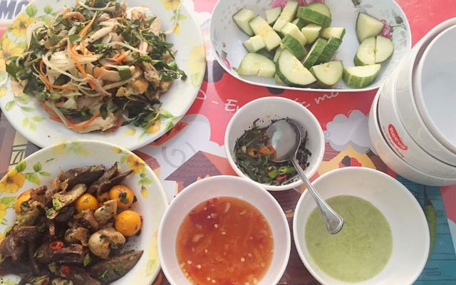 ga-ta-xe-phay-quan-nhau-binh-dan-cach-mang-thang-8