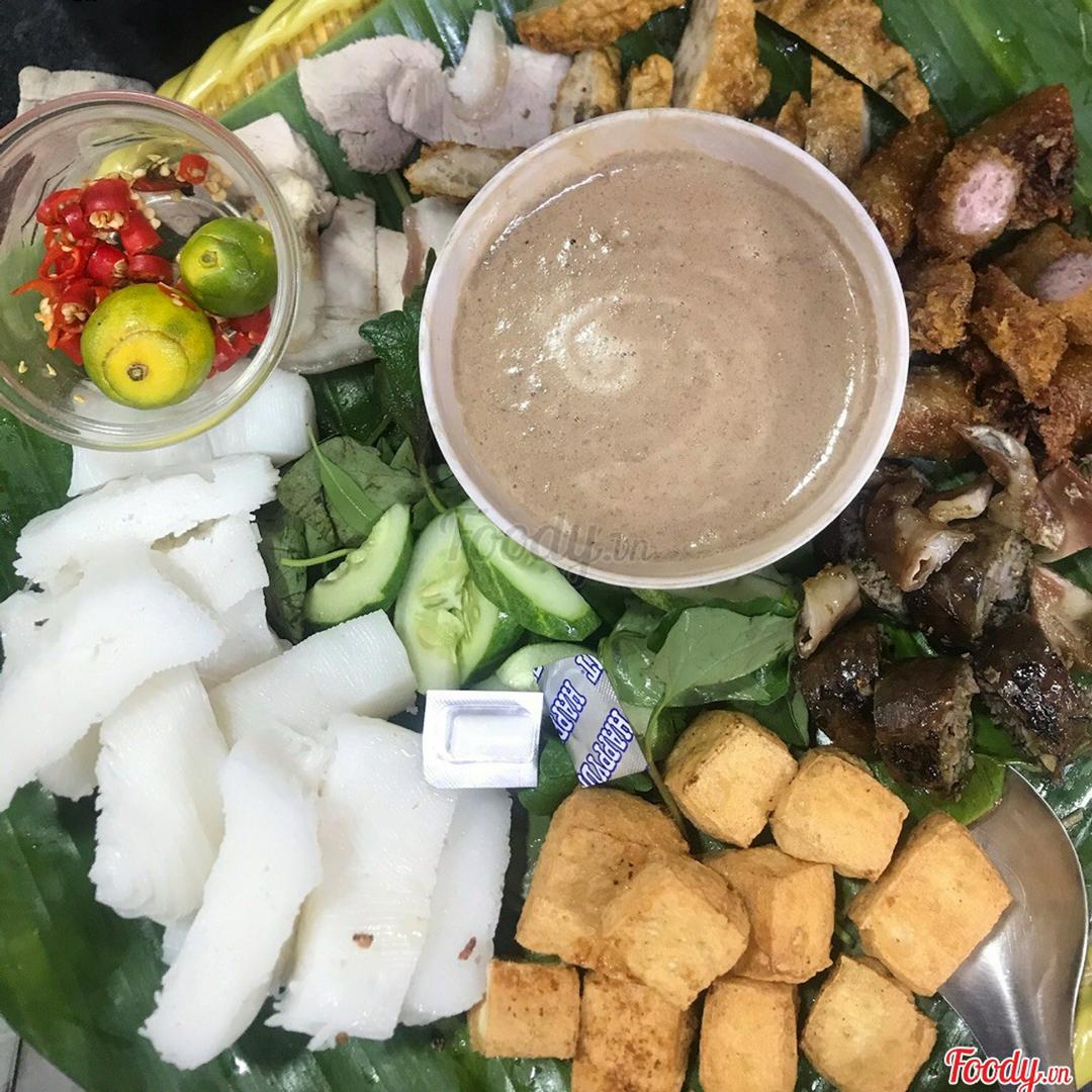 bun-au-cha-com-nem-chua