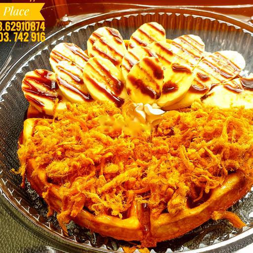waffle-chuoi-tuoi-va-cha-bong-heo
