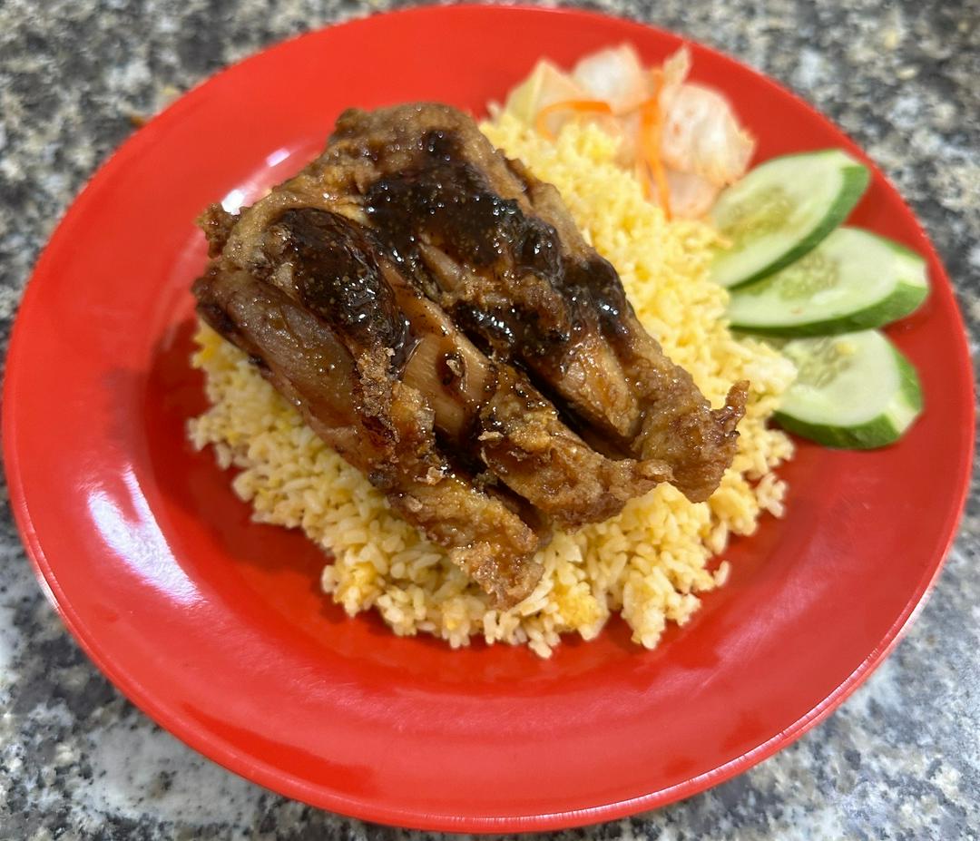 Cơm chiên gà sốt tiêu đen