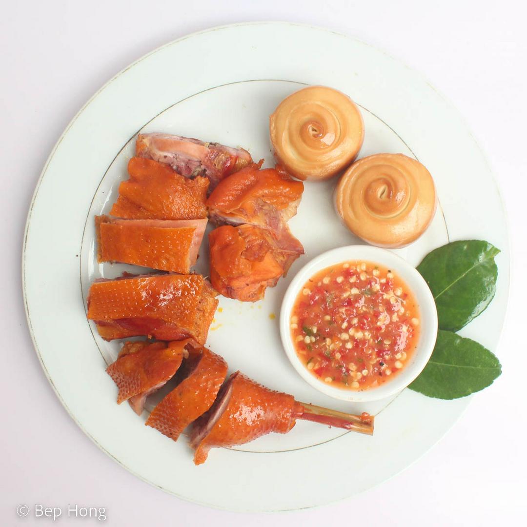 ga-u-men-gao-o-kem-banh-bao-chien