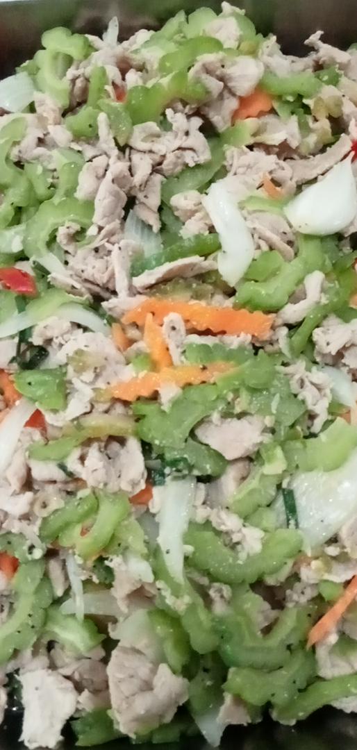 com-thit-than-nac-xao-ngu-sac