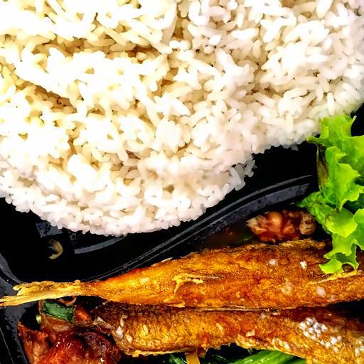 com-ca-kho-chien-om-dua-thit-rang