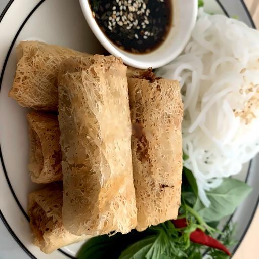 bun-cha-gio-an-kem-slad-va-sot-nuoc-tuong