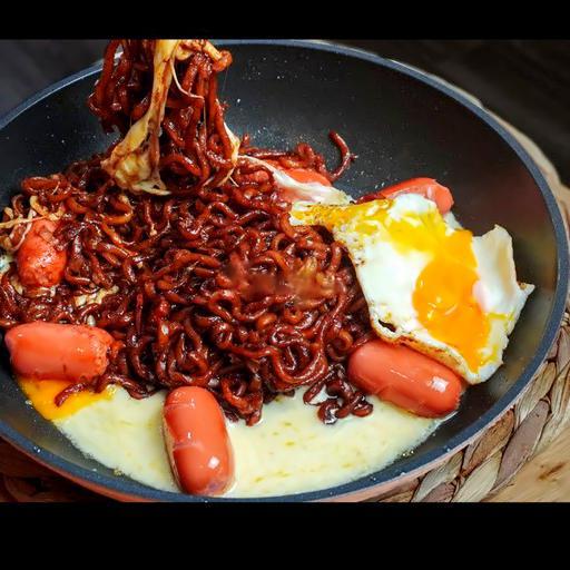 my-tuong-en-trung-chien-xuc-xich