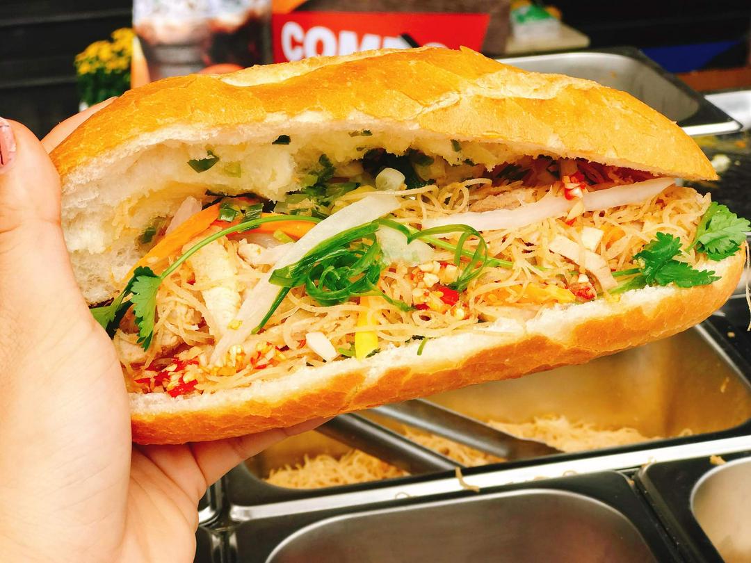 banh-my-ga-xe-bo-toi