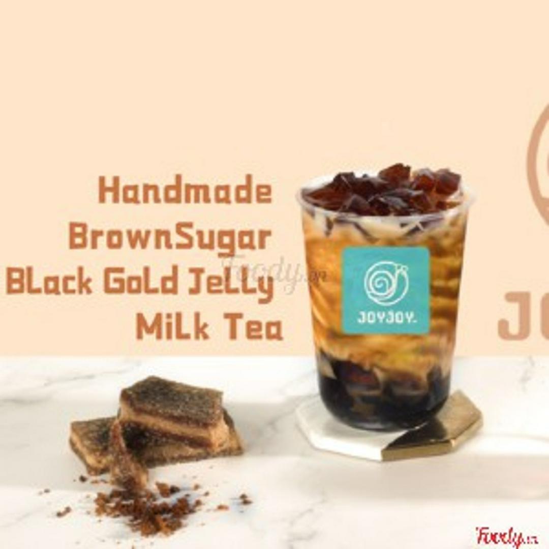 luc-tra-sua-hac-kim-uong-en-ho-phach