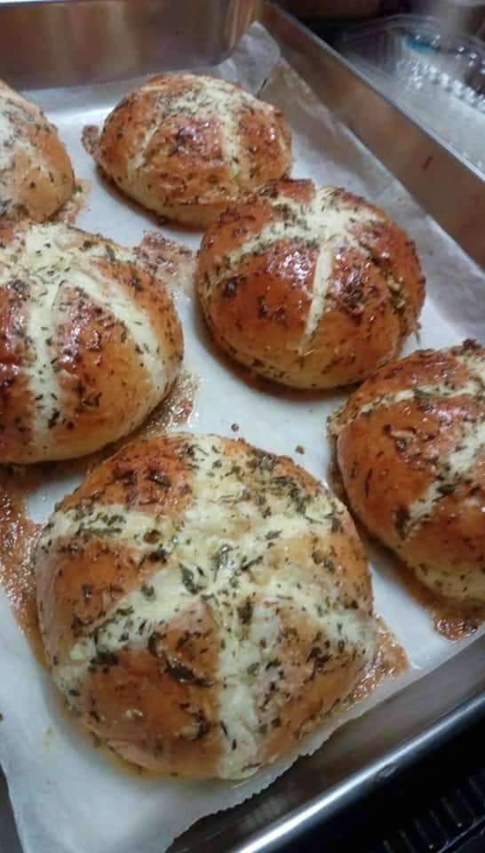 banh-mi-bo-toi-pho-mai-set-2-cai